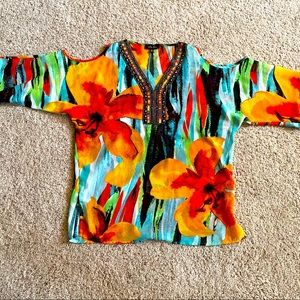 Beautiful Flowered Blouse. Melissa Paige, Medium
